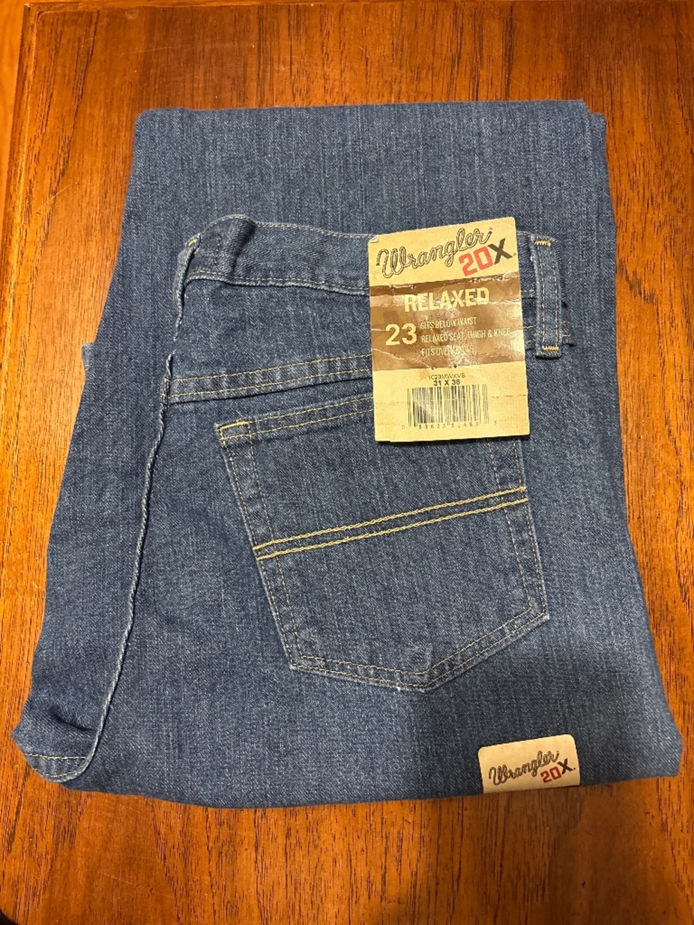 Wrangler men’s 20X Relaxed 31 x 38 jeans Style 23